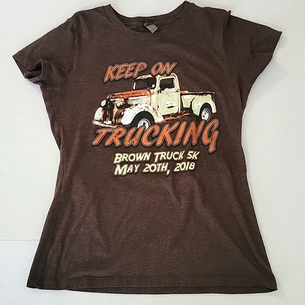 Keep On Trucking Graphic T-shirt Cap Sleeves Women's Medium 2018